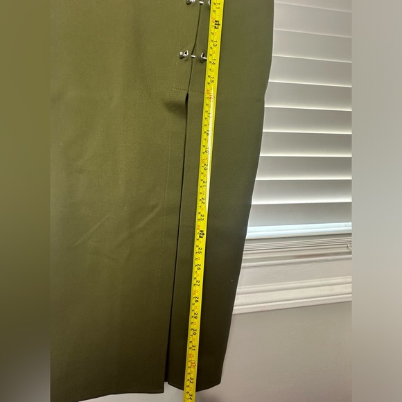 MISSGUIDED green skirt with metal hardware - Picture 10 of 13